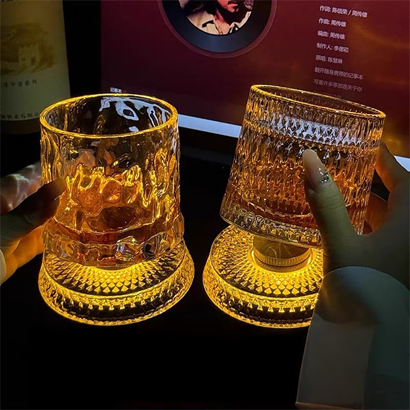Old Fashioned Glass - 360 ° LED 조명이 있는 회전