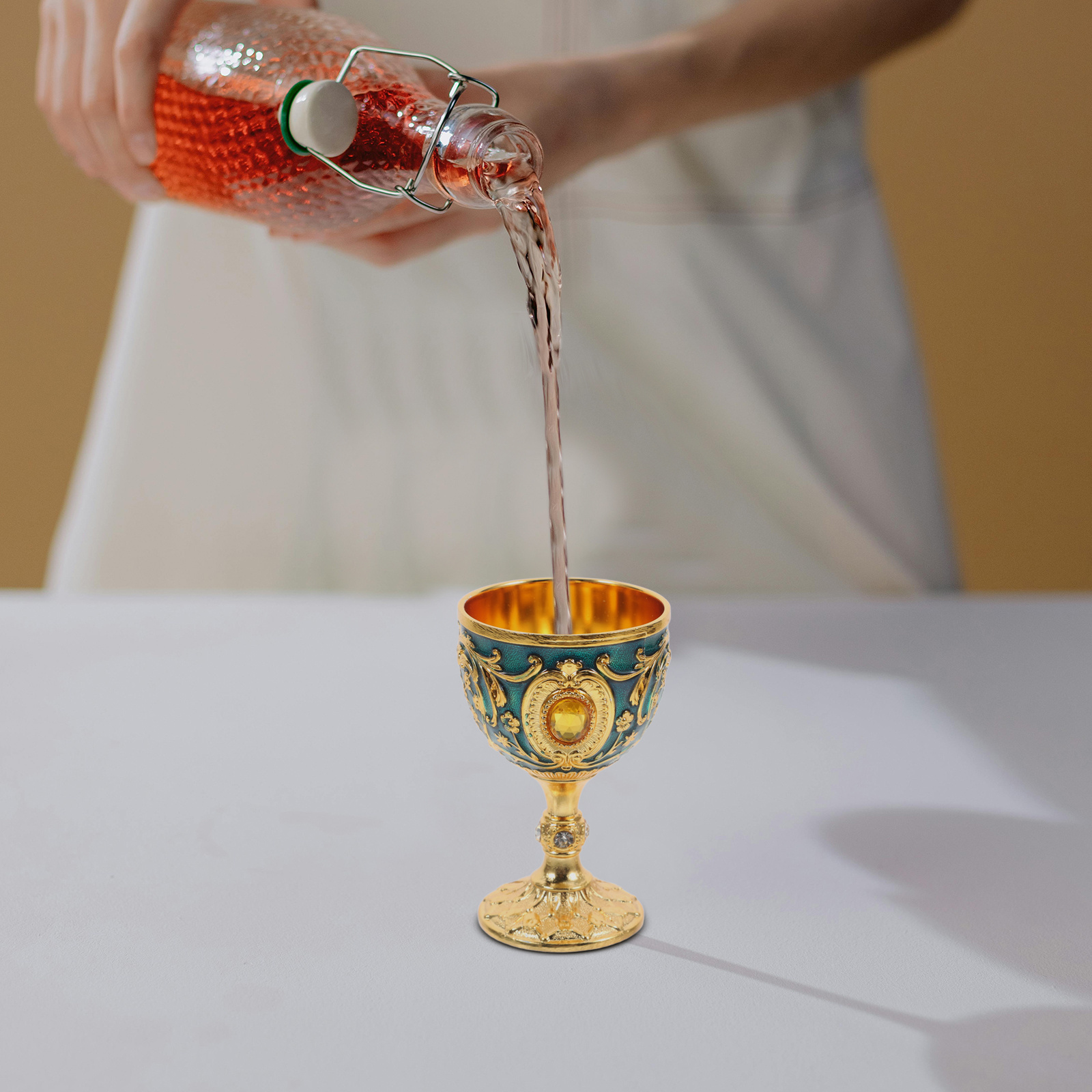 금색 성배 레트로 빈티지 고블렛 합금 금속 와인잔 장식 - Old Fashioned Glass 리뷰 및 가격